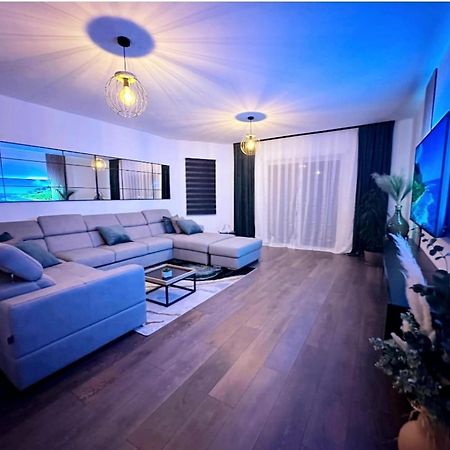 Holiday Home Chester With Heated Pool Kaštela Exterior foto