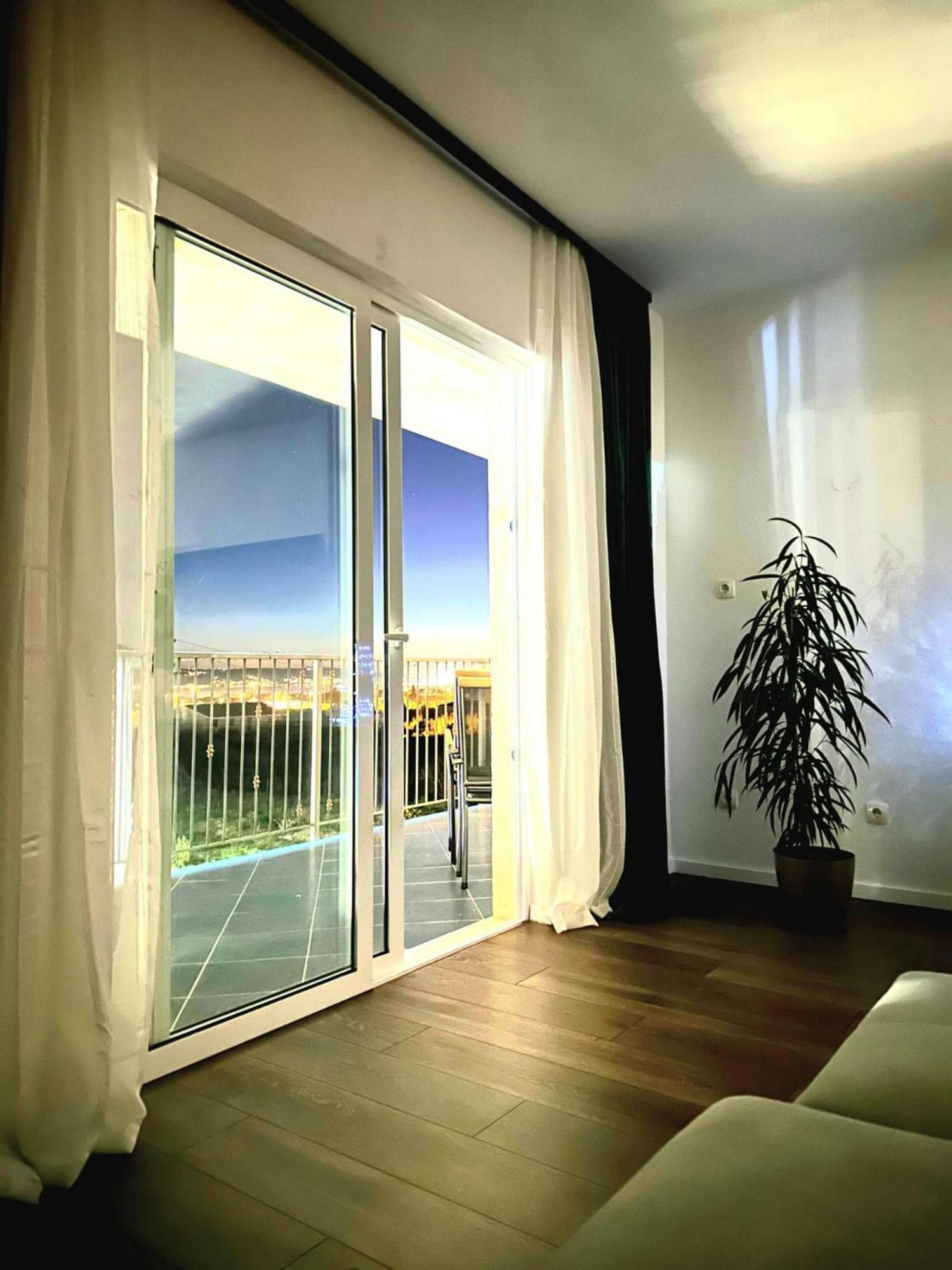 Holiday Home Chester With Heated Pool Kaštela Exterior foto